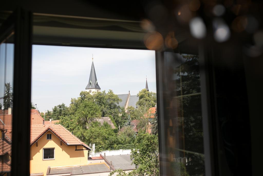 Hotel Golfi Poděbrady Exteriör bild